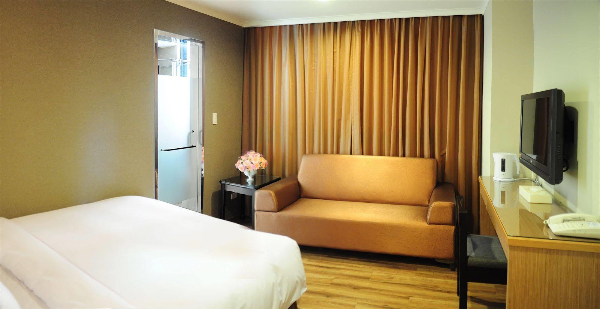 Garden Hotel Taichung Exterior foto